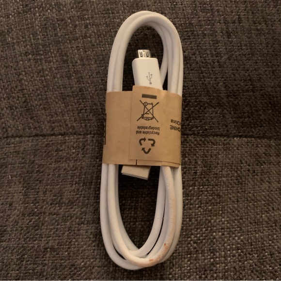NWOT White GH39-01587B 1 m Micro USB Cable - Picture 2 of 4